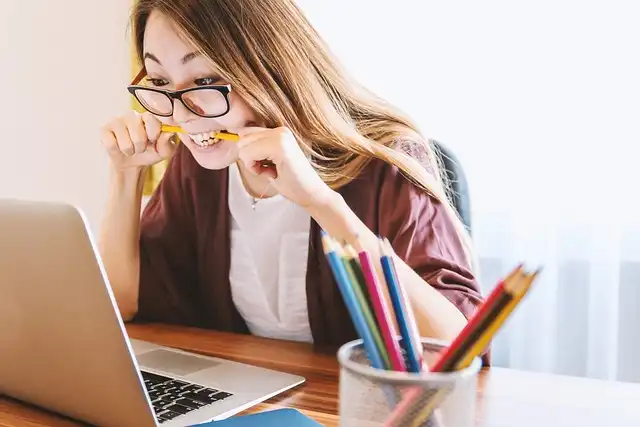 Italian Oral Exams: Time of Day Affects Pass Rates